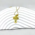 Collier pendentif croix strass dorée au design gothique, élégant bijou en acier au titane. - Croix Gothique Émail Strass (1)