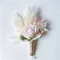 Handgemachte rosa Rose Boutonnière Trockenblumen Hochzeitskorsage mit Pampasgras deko - Stil 29