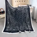 Elegantes schwarz-weißes Paisley Blumenquadrattuch, 90cm Frühlingsseiden-Schal für Damen. - Farbe 29