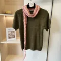 Green short-sleeve knitted top paired with a stylish pink crinkled scarf for women. - 180*40cm / Pink