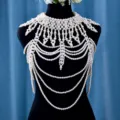 Elegante mehrschichtige Perlen Schulterkette Körper Schmuck Hochzeit Braut Mode Accessoire. - Weiß