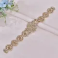 Vue détail application ceinture mariage strass perle exquise, dentelle robe mariée élégante. - Paillettes Sans Ruban