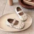 Kids white polka dot Mary Jane flat shoes with bow knot and ankle strap for spring. - Size 21 (Inner Length 13.5cm) / Beige