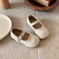 Girls beige Mary Jane flat shoes, soft sole sweet princess footwear for spring and autumn wear. - Size 21 (Inner Length 13.5cm) / Beige