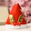 Rode kerstmuts voor volwassenen met gouden rendiergewei en stipjesstrik voor feestdagen. - Strik Gouden Gewei Muts (Volwassenen)