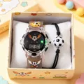 Set orologio digitale calcio per bambini con cinturino 3D e grazioso braccialetto in confezione regalo - Display Digitale Orologio Cinturino Calcio 3D con Braccialetto Set (ZH-S04123-3) / Set Senza Scatola