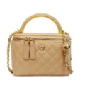 Klassische gesteppte Handtasche mit Metallkette, elegante Umhängetasche für Damen in Beige. - Khaki