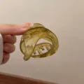 Grande molletta per capelli trasparente verde oliva da donna, elegante accessorio in acrilico. - Verde
