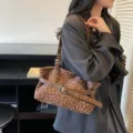 Casual large capacity leopard print shoulder bag, lightweight commuter handbag for women. - No Pendant / Brown