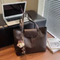 Vintage dark brown tote bag for women, large capacity PU leather shoulder bag with bear charm. - With Pendant / Coffee