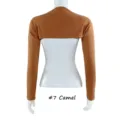 Détail des manches boléro en modal, montrant le dos et la texture confortable couleur chameau. - Chameau (#7)