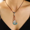 Vintage boho turqouise bloem lederen koord ketting hanger mode sieraden voor dames - Antiek Wit (A-1304)