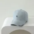 Nahaufnahme Detail der hellblauen Kinder Baseball Kappe mit süßer Stickerei vorne. - 3-10 Jahre (Kopfumfang 50-54cm) / Hellblau