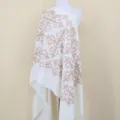 Witte kasjmier-look geborduurde sjaal omslagdoek met gouden etnisch totem patroon voor dames. - Melkwit