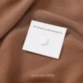 Runder flacher magnetischer Hijab-Pin-Set, rutschfester Schal-Brosche-Magnet Detailansicht. - Weiß