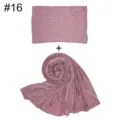 Detailansicht des Damen einfarbigen Baumwoll Modal Hijab Schal und Innenkappe Set in Altrosa. - Rosa-Lila