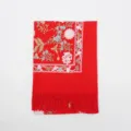 Sciarpa invernale rossa da donna in stile bohémien con ricamo floreale e frange eleganti. - Rosso