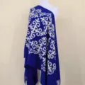 Blauwe Etnische Stijl Imitatie Kasjmier Sjaal Met Zilveren Totem Borduurwerk En Franjes - Marineblauw