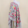Imitatie kasjmier geborduurde sjaal, etnische stijl bloemenprint variant weergave. - Lichtgrijs