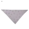 Detailaufnahme eines grauen Modaldreieckstuches mit glitzernden Strass-Rosenmustern. - Stil #6