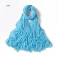 Hellblaue knittrige Viskose einfarbig Schal mit Quasten Variante fuer Damen weich. - #39