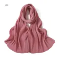 Dettaglio sciarpa lunga in chiffon plissettato, design argentato lucido, tessuto morbido e traspirante. - 10#