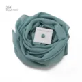 Minzgrüner Chiffonschal mit magnetischem Hijab-Pin-Set, elegantes Blumenform-Design. - Code 26