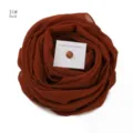 Chiffon Hijab Schal mit Magnetschnonset in Rostbraun, elegante Blumenform Präsentation. - Code 31