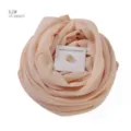 Chiffon Hijab Schal Set mit magnetischem Stift in zarter Pfirsichfarbe für elegante Damen. - Code 62