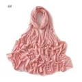 Detailansicht Modalumhang Kopftuch in zartem Rosa, einfarbig weicher Jersey Schal Stoff. - Hellrosa