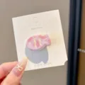 Graziosa molletta per capelli a forma di pesce rosa, variante accessorio laterale donna. - Piccola Molletta per Capelli Pesce / Quadretti Rosa