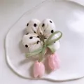 Elegante scrunchie floreale con ciondolo a tulipano, accessorio per capelli molto chic. - Tulipano Rosa Pois Neri