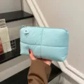 Gewatteerde cosmetische tas voor dames, draagbare reismake-uptas, minimalistische stijl. - 21x13x5cm / Blauw