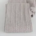 Cómodos leotardos de punto de ochos en gris avena para mujer, leggings térmicos de invierno. - Medias sin forro polar / Gris Té con Leche