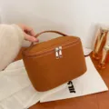 Bruine corduroy cosmetische tas, draagbare make-up organizer met handvat en dubbele ritsen. - Bruin