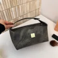 Retro denim textuur cosmetische tas, grote capaciteit reistoilettas met handvat. - Zwart