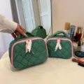 Gewatteerde cosmetische tas met stippen, schattig make-up tasje met strik voor dagelijks gebruik. - S / Groen