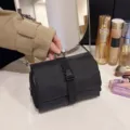 Zwarte opvouwbare reistoilettas met gespriem, draagbare hangende cosmetische organizer voor op reis. - Zwart