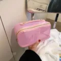 Borsa cosmetica trasparente in PVC rosa, grande organizer per articoli da toeletta da viaggio con manico. - Rosa