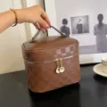 Bruine geruite PU lederen cosmetische tas, draagbare make-up koffer met ritssluiting voor reizen. - Koffie