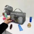 Tragbare graue Netto-Reisekosmetiktasche, doppellagiger Reißverschluss Make-up Organizer. - Grau Einlagig