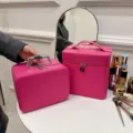 Roze PU lederen cosmetische tas grote capaciteit make-up opbergdoos met quiltontwerp - Platte Dubbele Laag / Rozerood