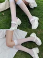 Chaussettes montantes blanches pour femmes, cœurs mignons et pois, style JK doux. - Mi-haute à Pois / Blanc