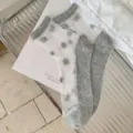 Transparente Sommer Damensocken aus Seide mit Sternenmustern, atmungsaktiv und süß im Design. - Einheitsgröße (Einzelpackung) / Grauer Stern