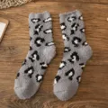 Thickened coral fleece cozy winter socks for women, warm fuzzy sleep socks with cute pattern. - Gray