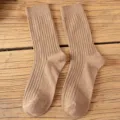 Chaussettes mi-montantes femme en tricot cotele marron pour l'automne et hiver au quotidien. - Taille unique / Marron