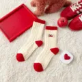 Dikke winterwarme sokken voor dames, rood en wit met schattig puppy borduurwerk voor koude dagen. - Eén maat / Wit Geborduurd Hondje