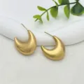 Goldene Mondsichel Ohrstecker, minimalistischer Schmuck aus Edelstahl fuer moderne Frauen. - Polierter Hochglanz-Mondsichel-Stil (XL1-023)