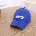 Blaue atmungsaktive, schnelltrocknende Baseballkappe Detail mit Sunday Stickerei. - 50-54cm / Blau