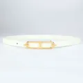Eleganter weißer schmaler Damen Ledergürtel mit schickem goldenen geometrischen Metallschnalle. - 95cm / Weiß